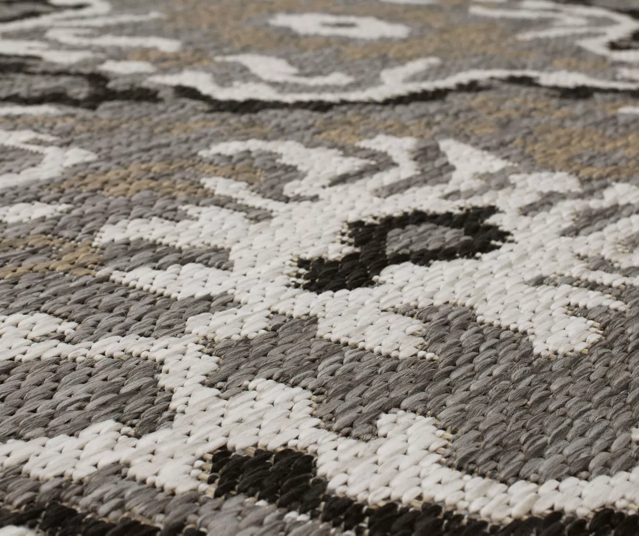 Coastal Desire Taupe & White Ornamental Outdoor Area Rug, (2.5' X 6') 5 Coastal Desire Taupe & White Ornamental Outdoor Area Rug, (2.5' X 6') - Image 5