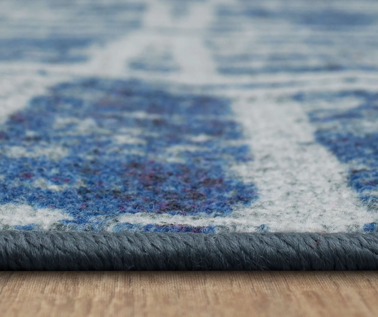 Navy & White Double Squares Area Rug, (5' X 7') 6 Navy & White Double Squares Area Rug, (5' X 7') - Image 6