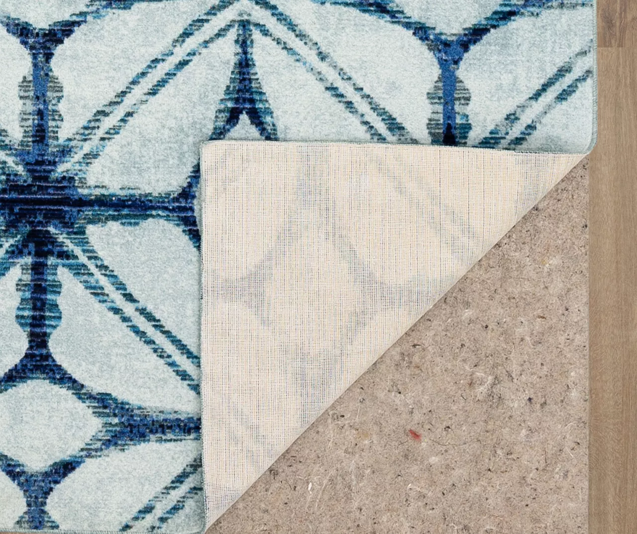 Elyzabeth Blue & White Lattice Area Rug, (3' X 5') 3 Elyzabeth Blue & White Lattice Area Rug, (3' X 5') - Image 3