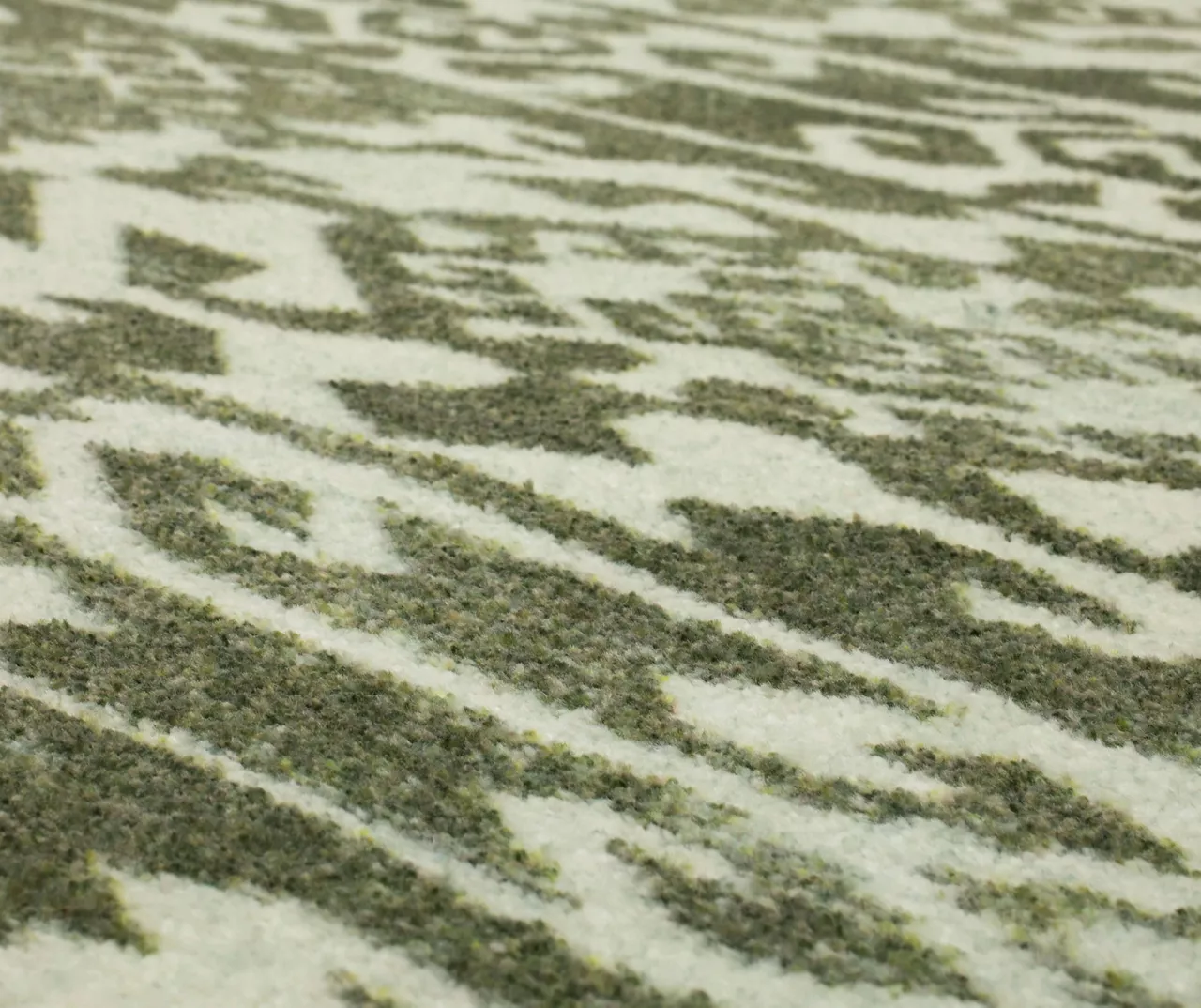 Amya Gray & White Geometric Area Rug, (5' X 8') 4 Amya Gray & White Geometric Area Rug, (5' X 8') - Image 4