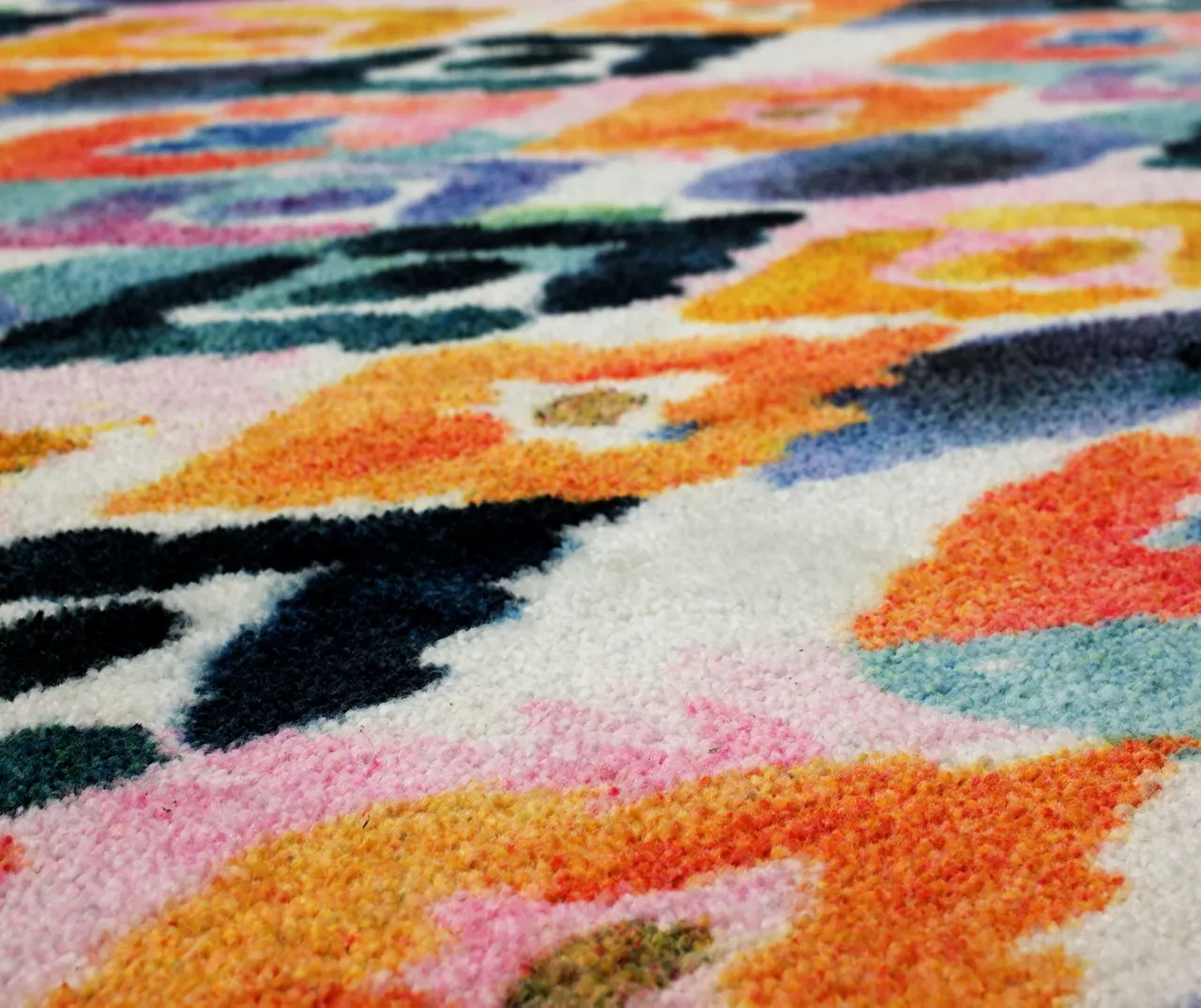 Dark Orange & Navy Watercolor Ikat Area Rug, (4' X 6') 4 Dark Orange & Navy Watercolor Ikat Area Rug, (4' X 6') - Image 4